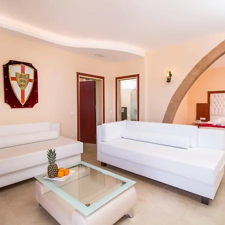 Hotel Castello Di Cavallieri & - Adults Only
